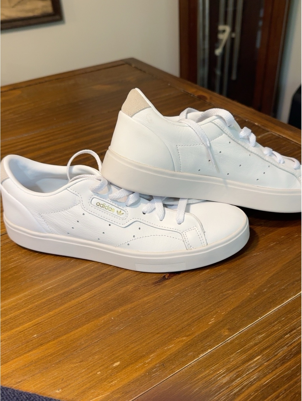 Adidas Sleek Women’s 7.5 White Leather Sneakers EE8980 Originals w/ Box